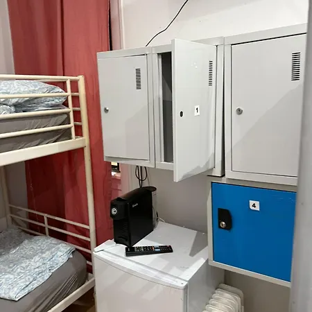 Rostelbem Guesthouse Lisbon Хостел *